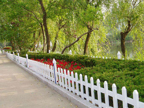 pvc草坪護(hù)欄