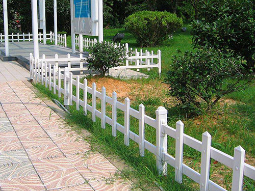 pvc草坪護(hù)欄